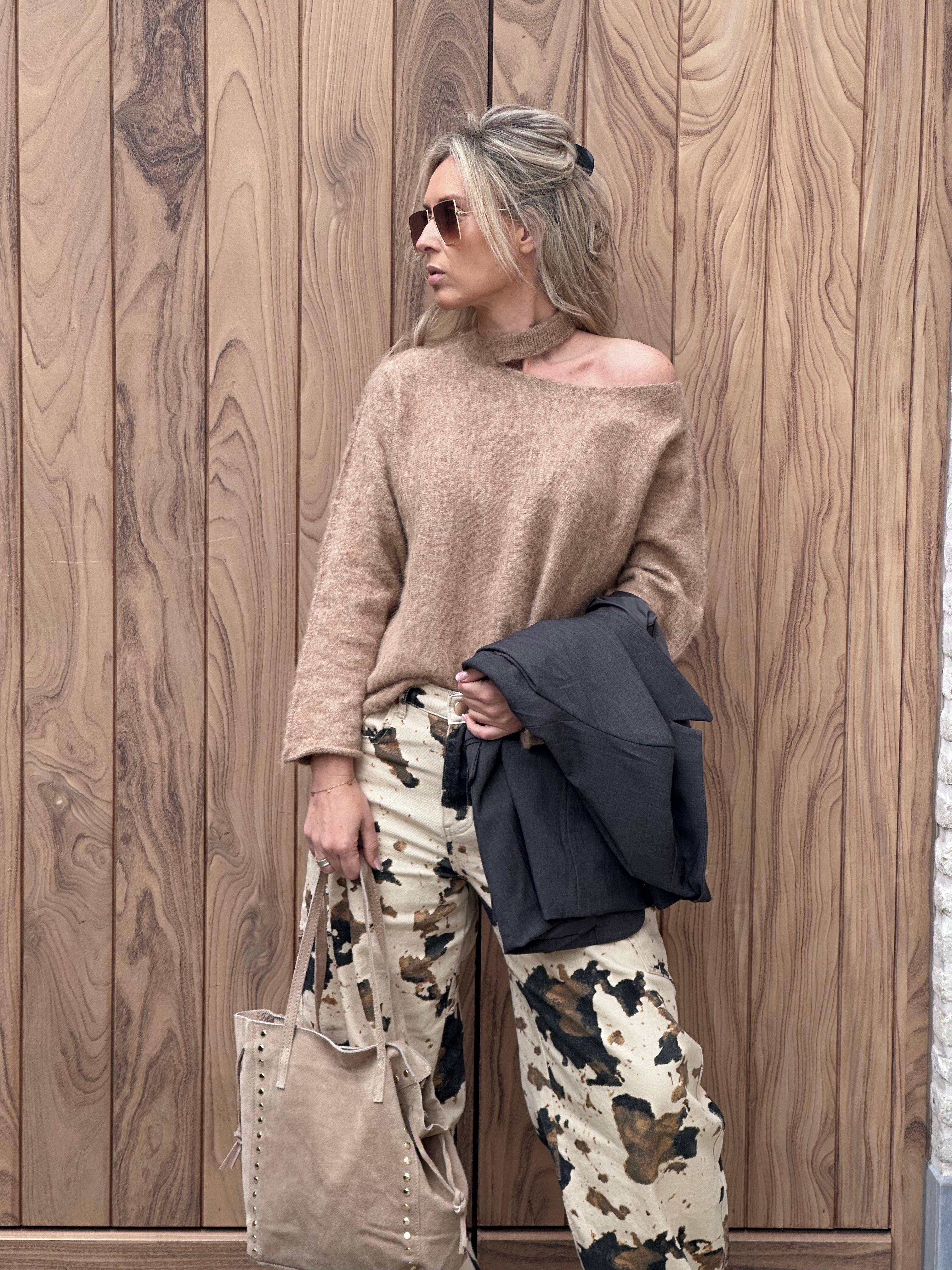 Pull Bé Camel Offshoulder