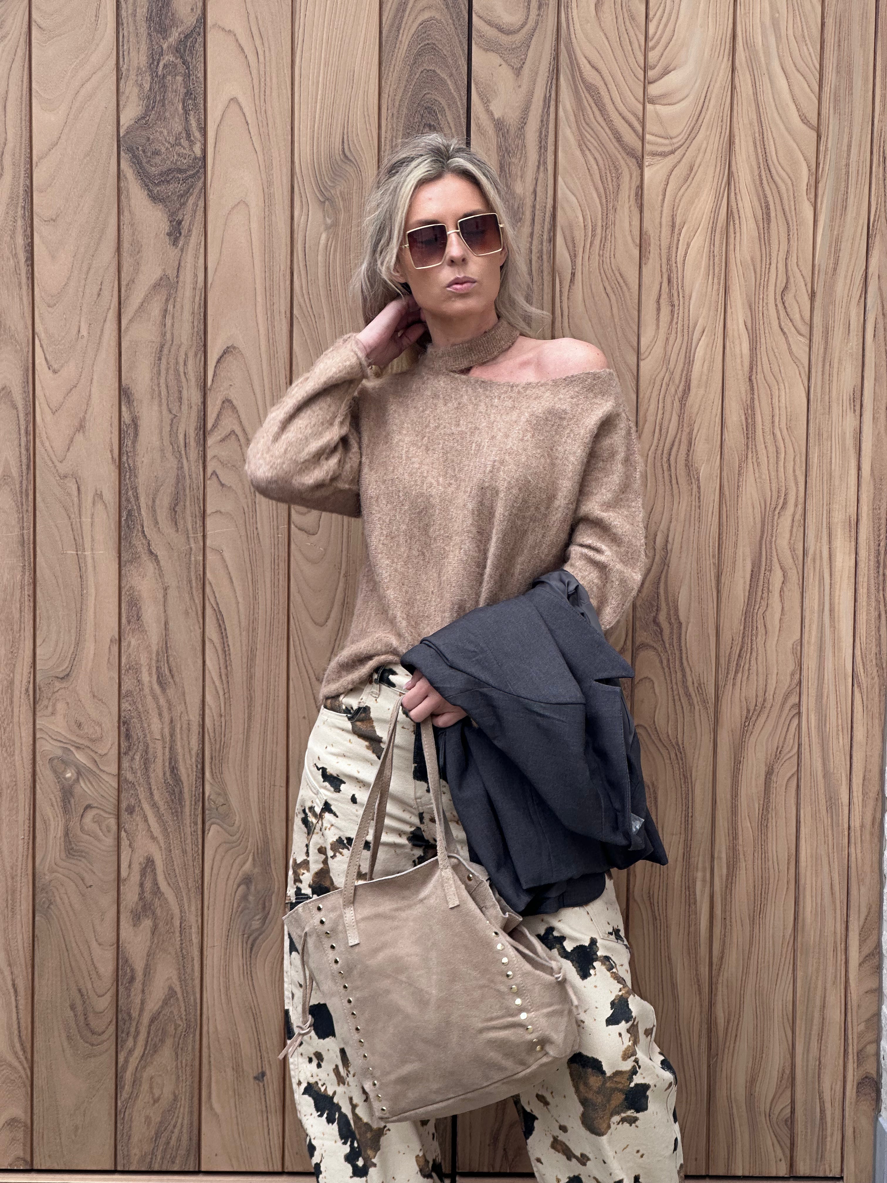 Pull Bé Camel Offshoulder