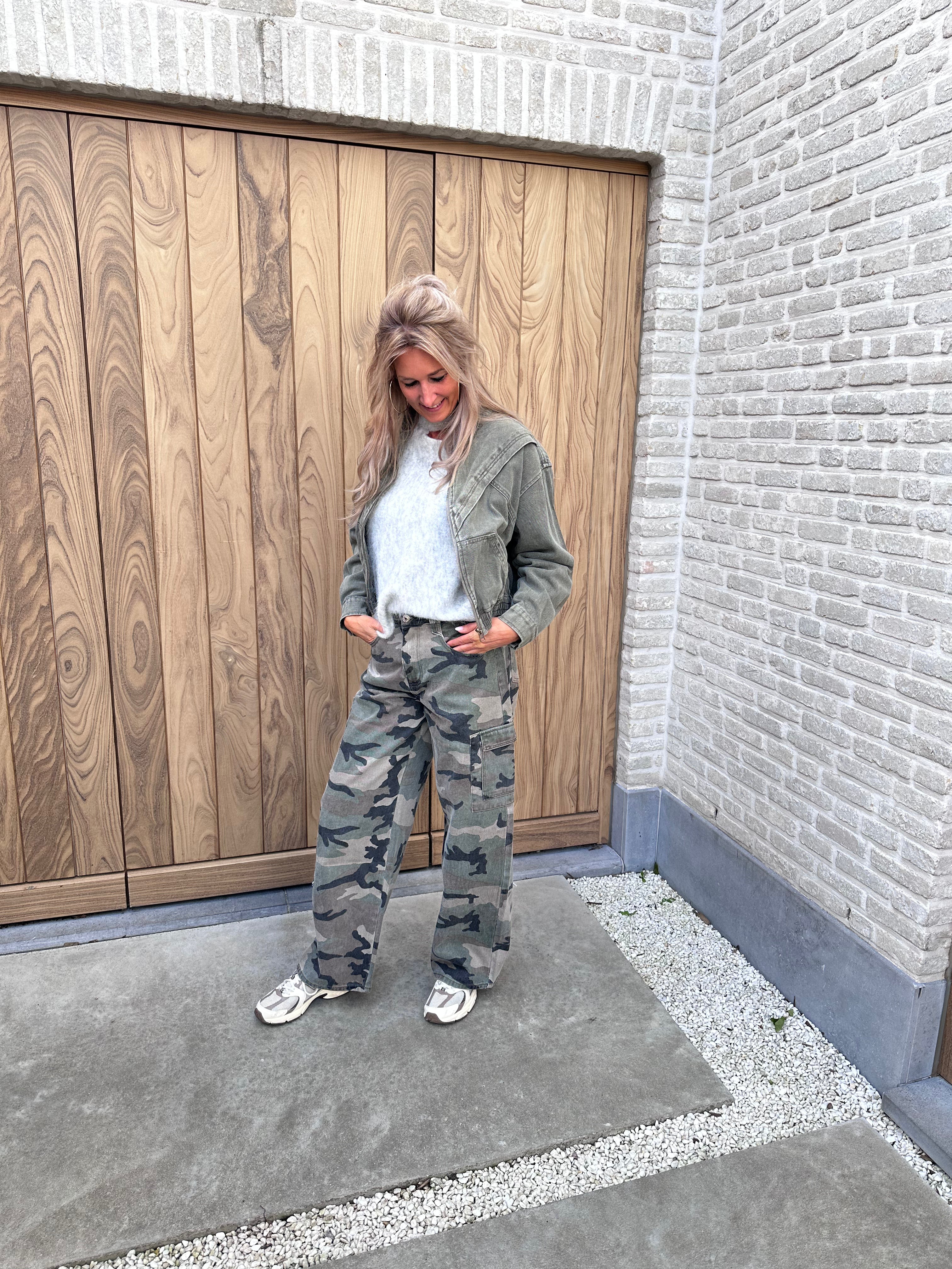 Jasje Lexi Kaki Oversized - Kort Model