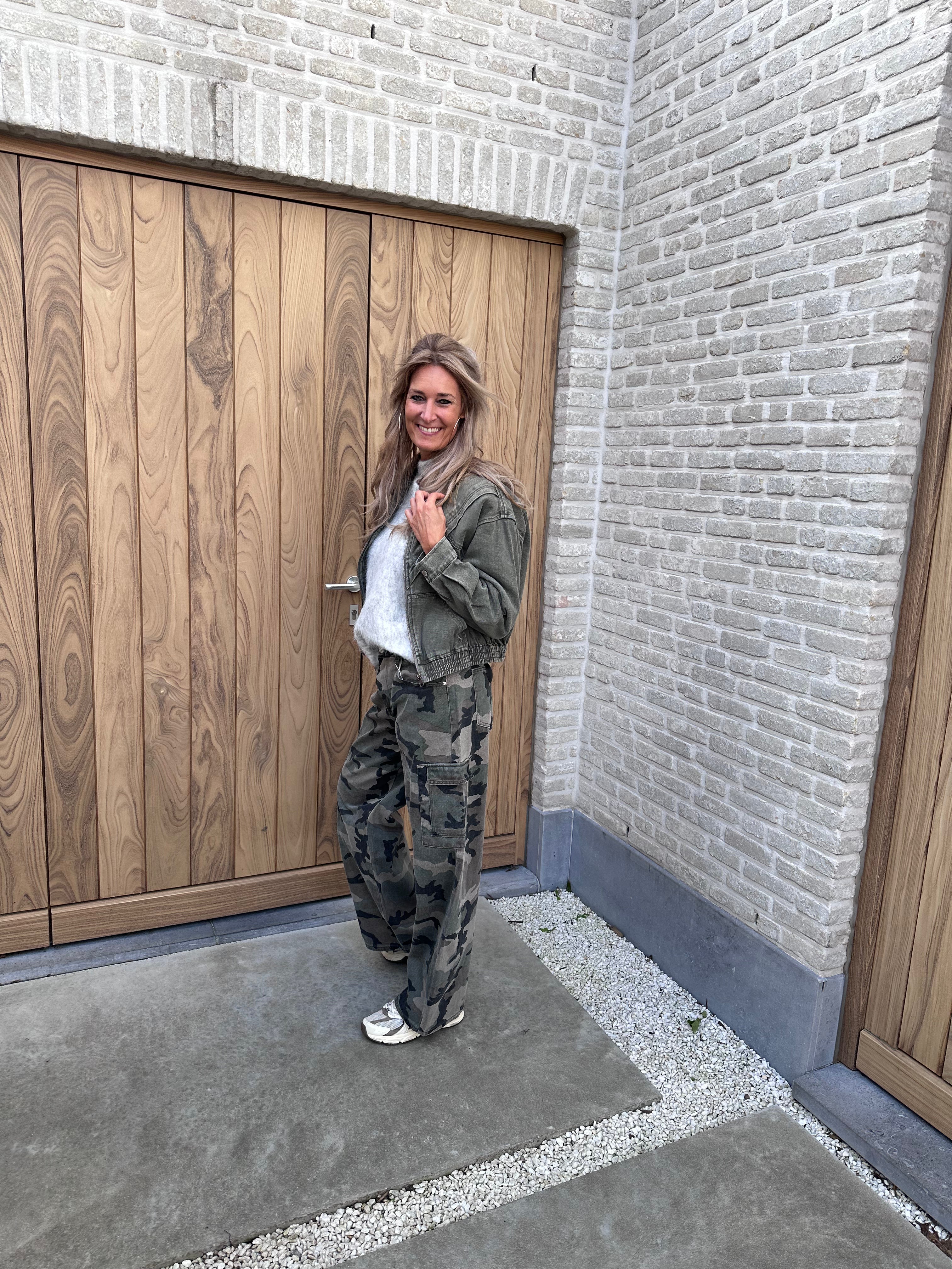 Jasje Lexi Kaki Oversized - Kort Model