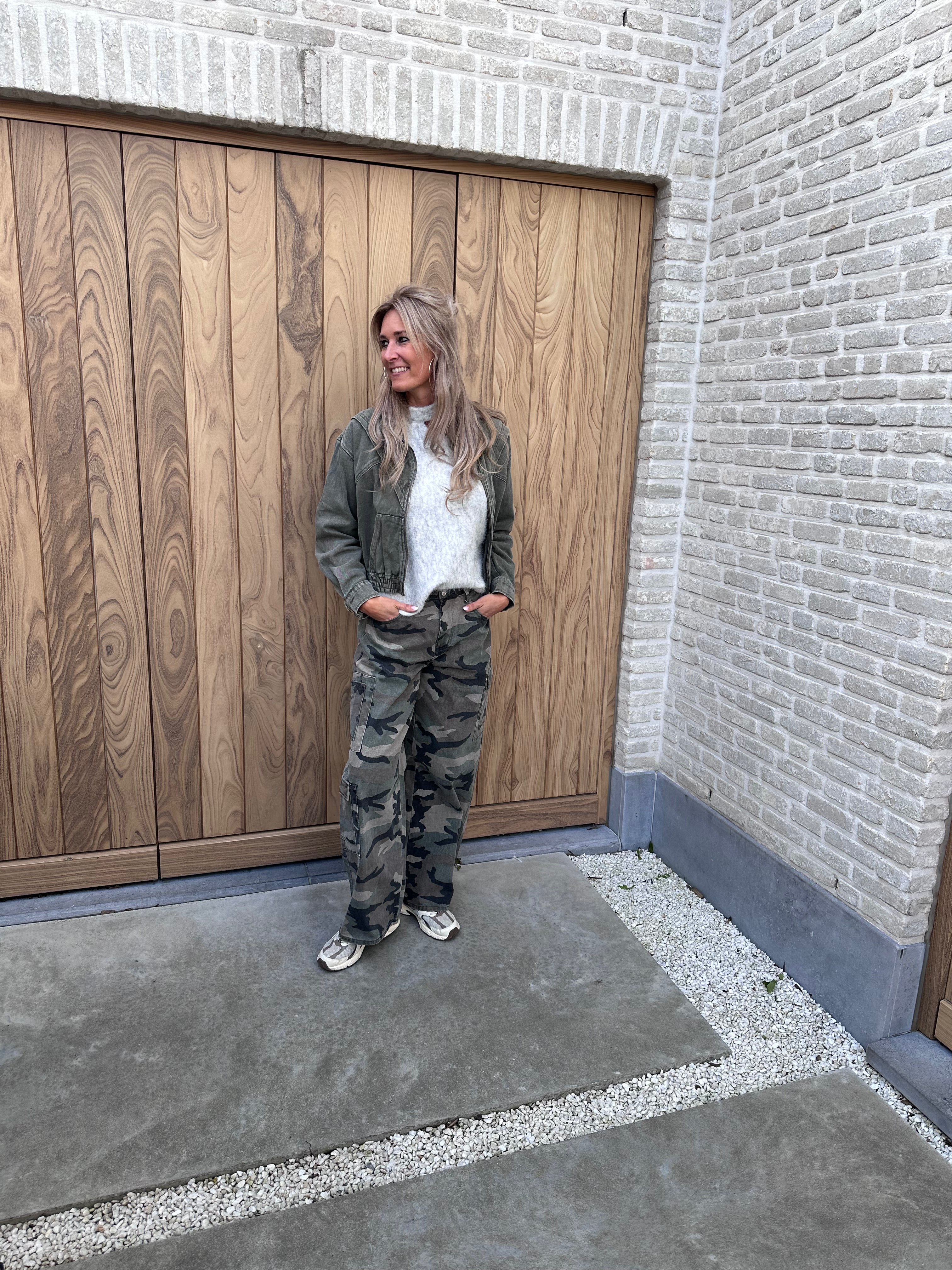 Jasje Lexi Kaki Oversized - Kort Model