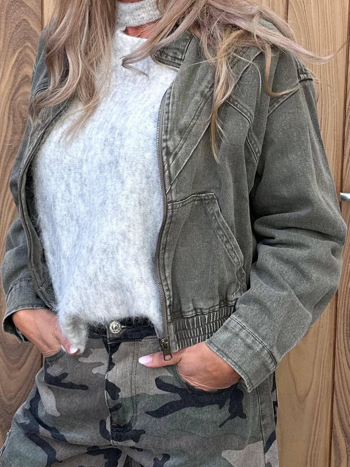 Jasje Lexi Kaki Oversized - Kort Model