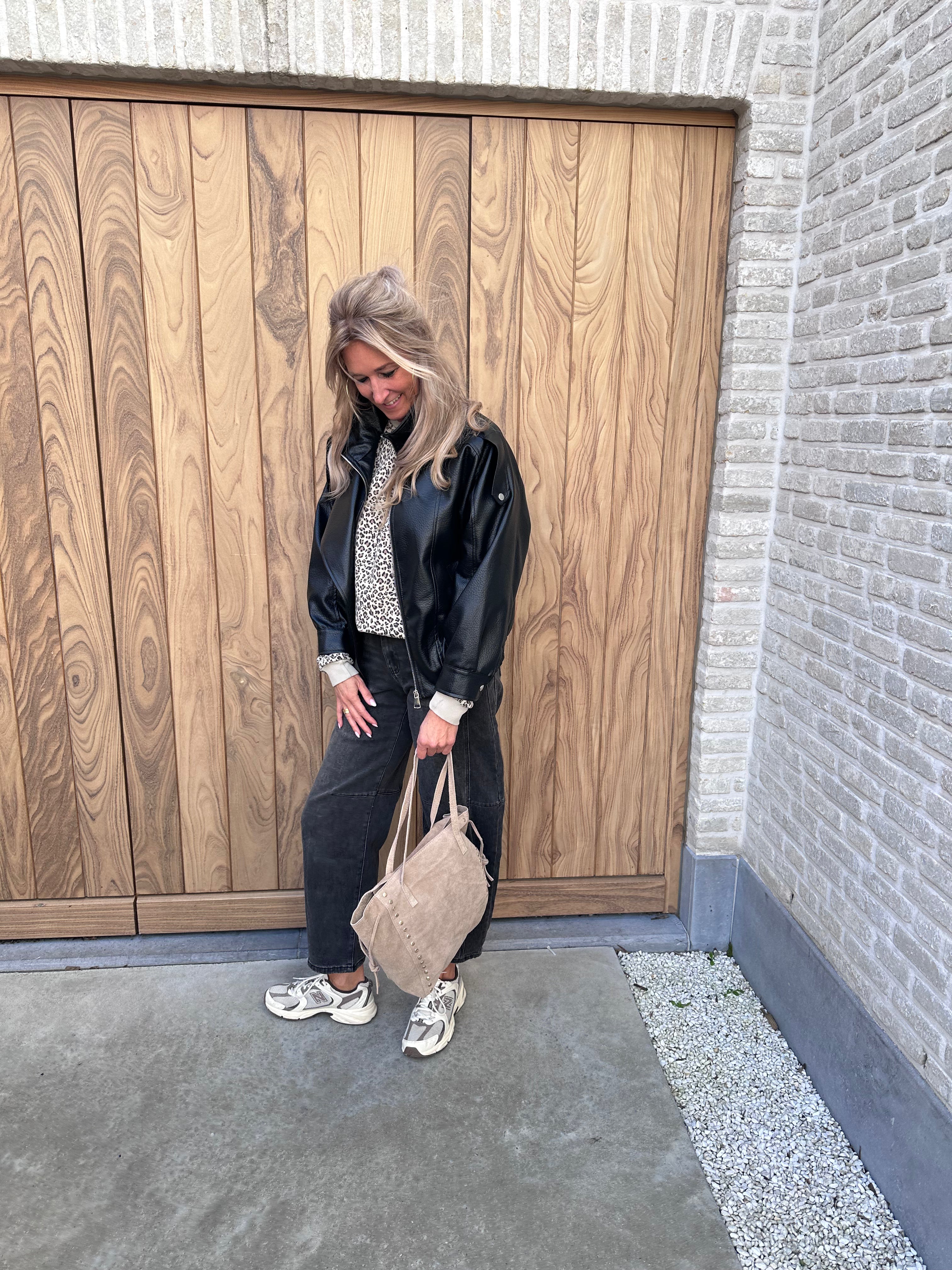 Jasje Aimee Oversized - Zwart