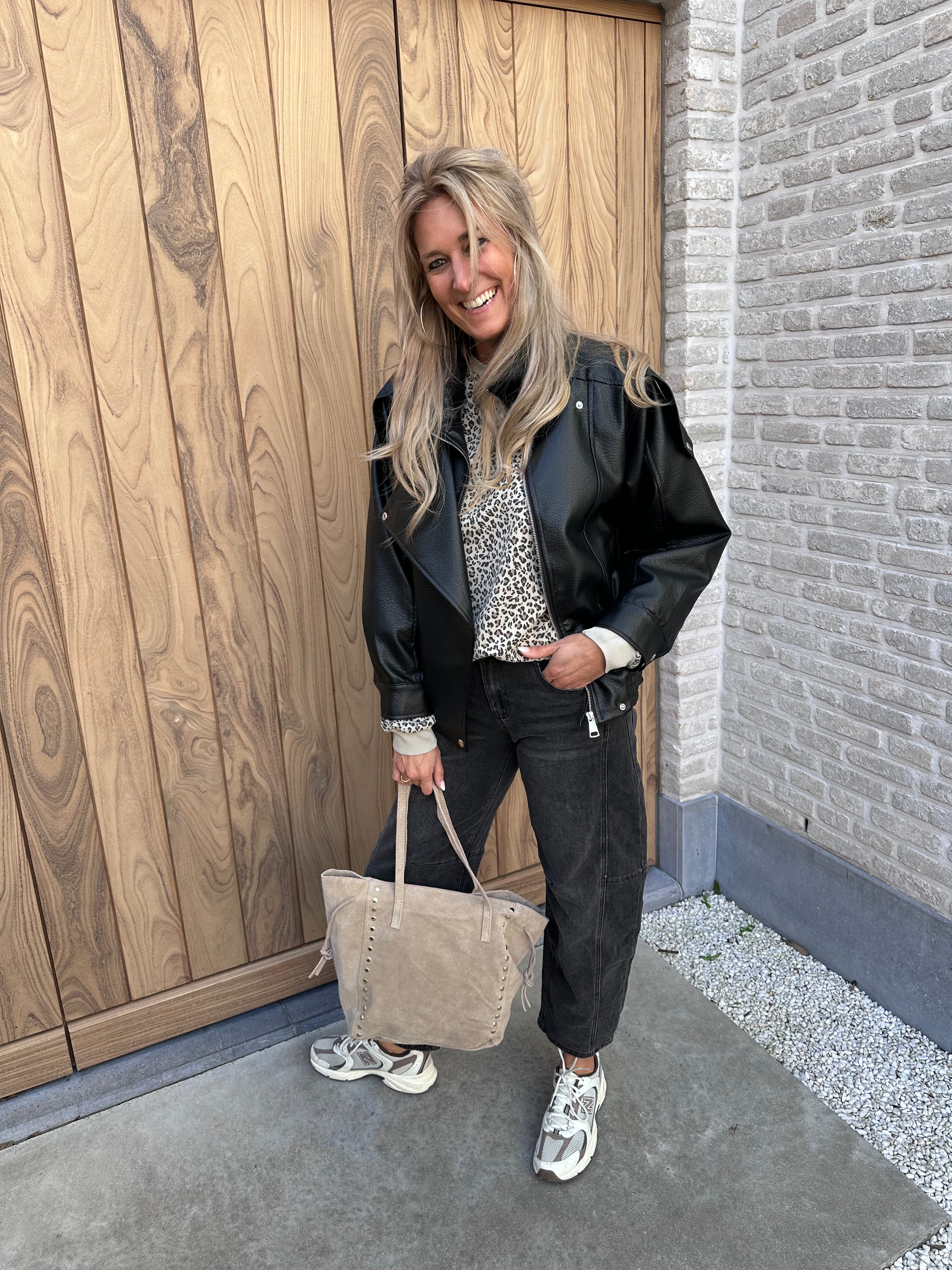 Jasje Aimee Oversized - Zwart