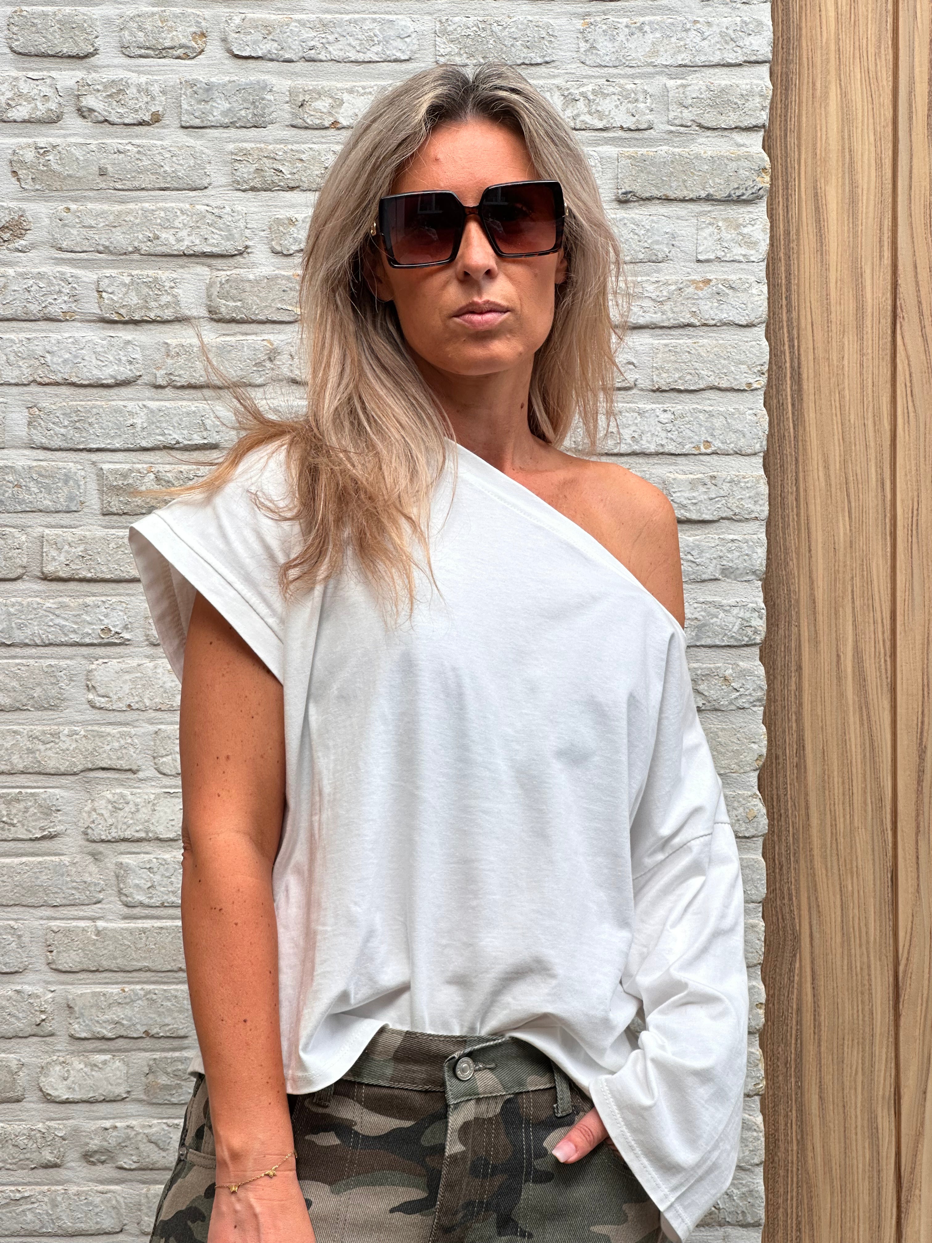 T-shirt Ann Wit Offshoulder Oversized