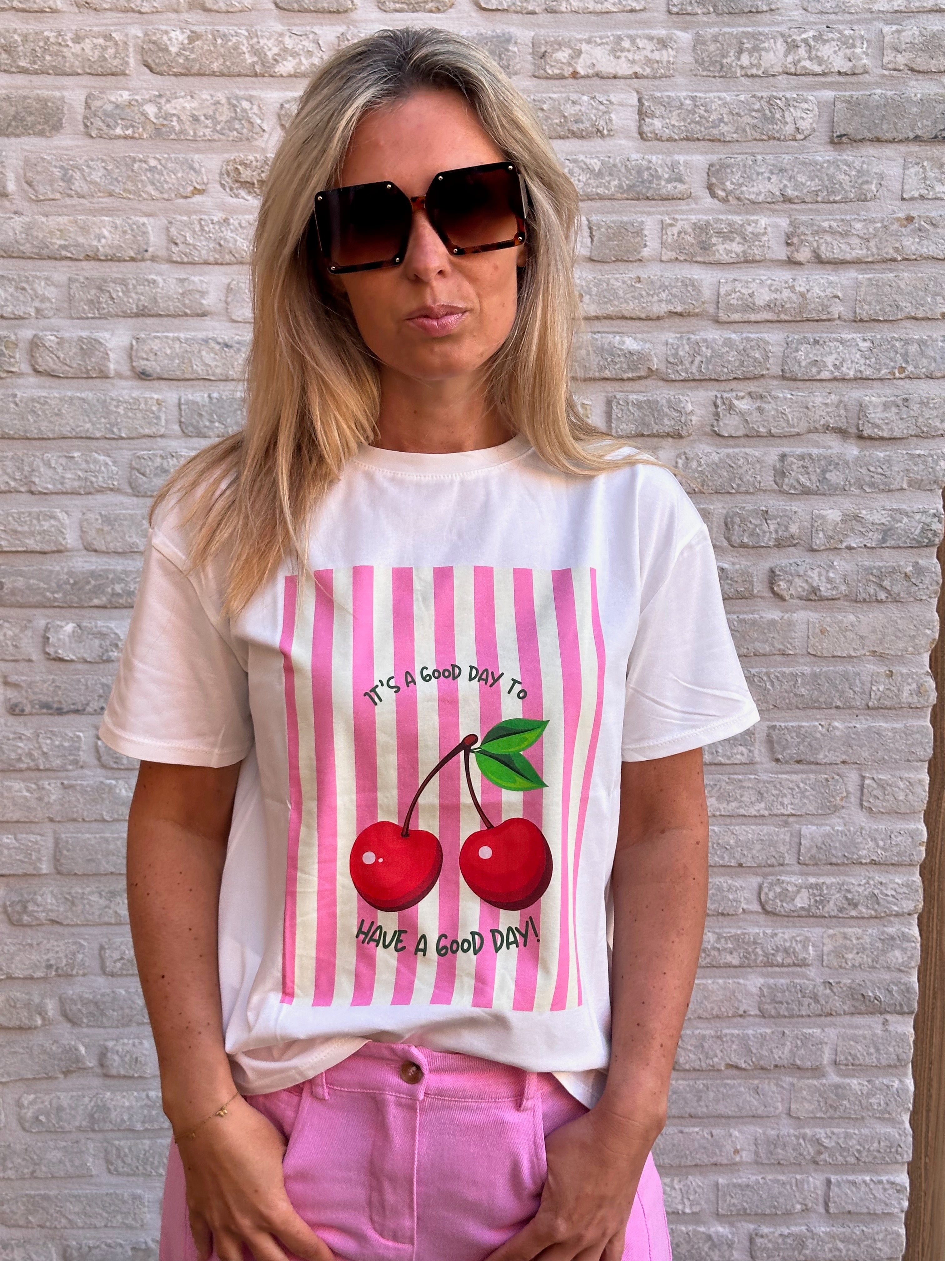 T shirt cherry