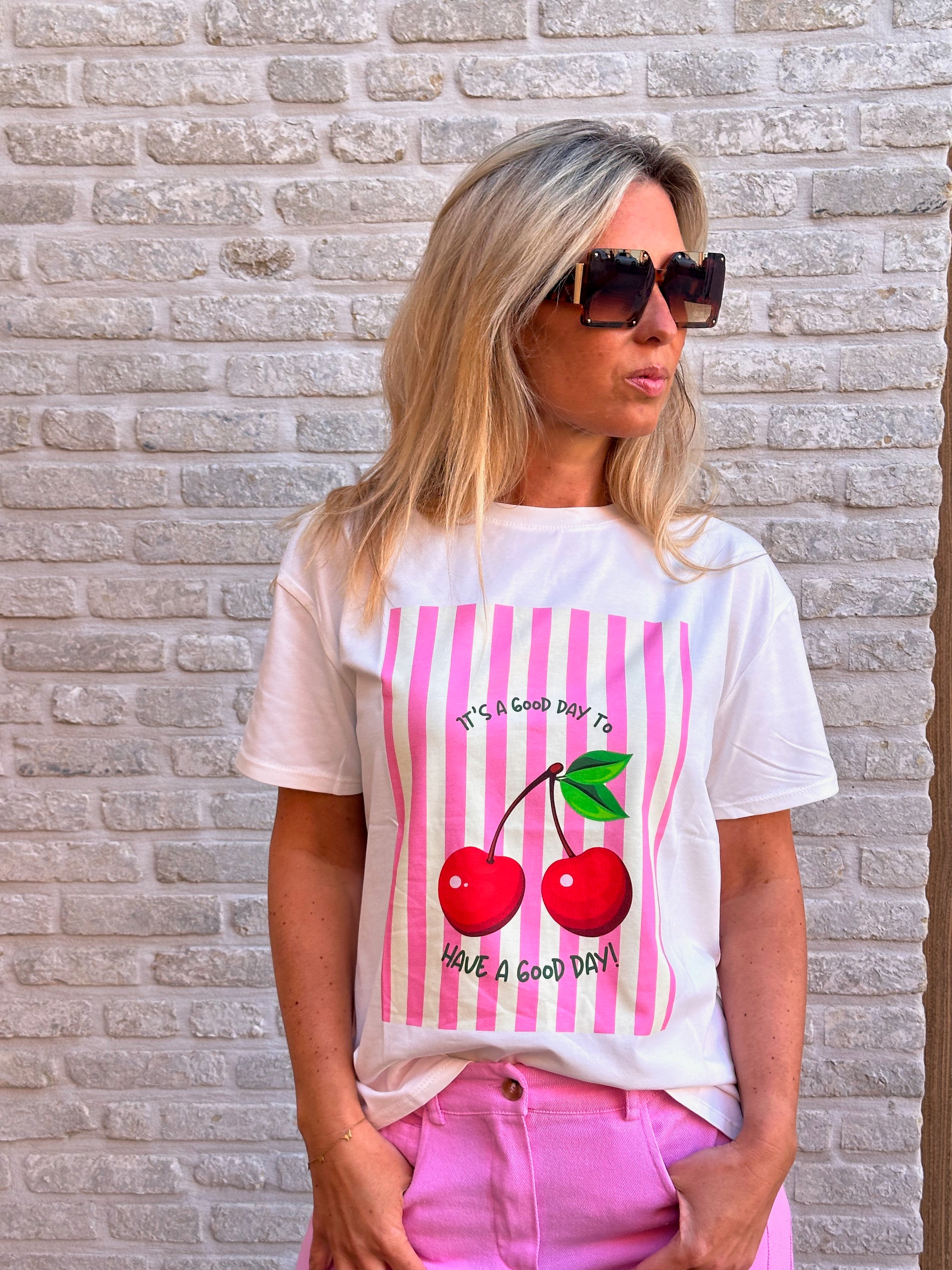T shirt cherry