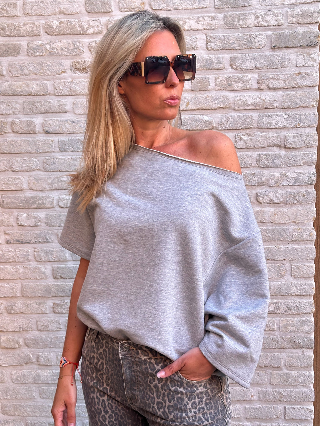 Sweater offshoulder Yana grijs  Oversized