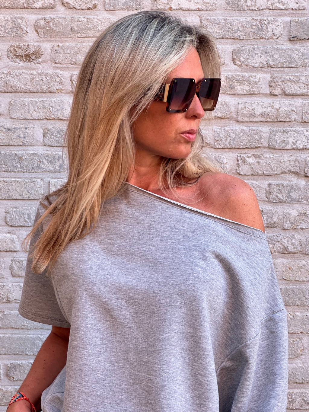 Sweater offshoulder Yana grijs  Oversized