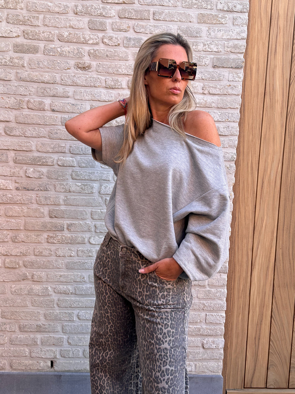 Sweater offshoulder Yana grijs  Oversized