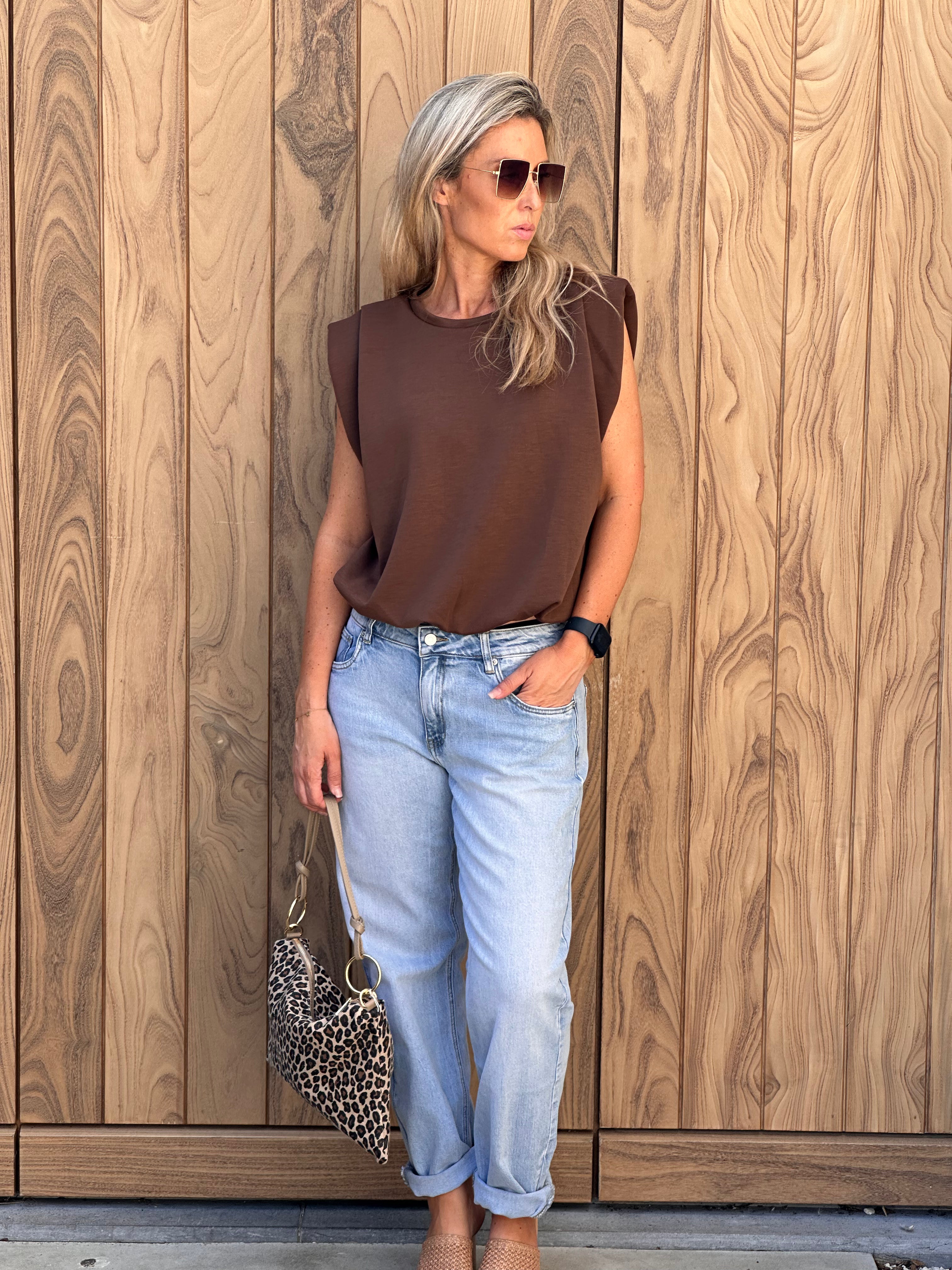 Top Ella Bruin