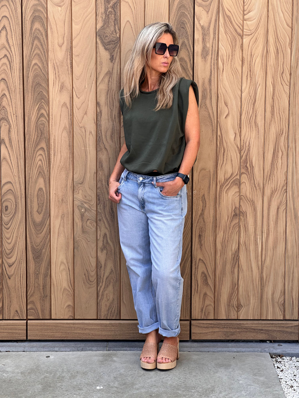 Top Ella Kaki
