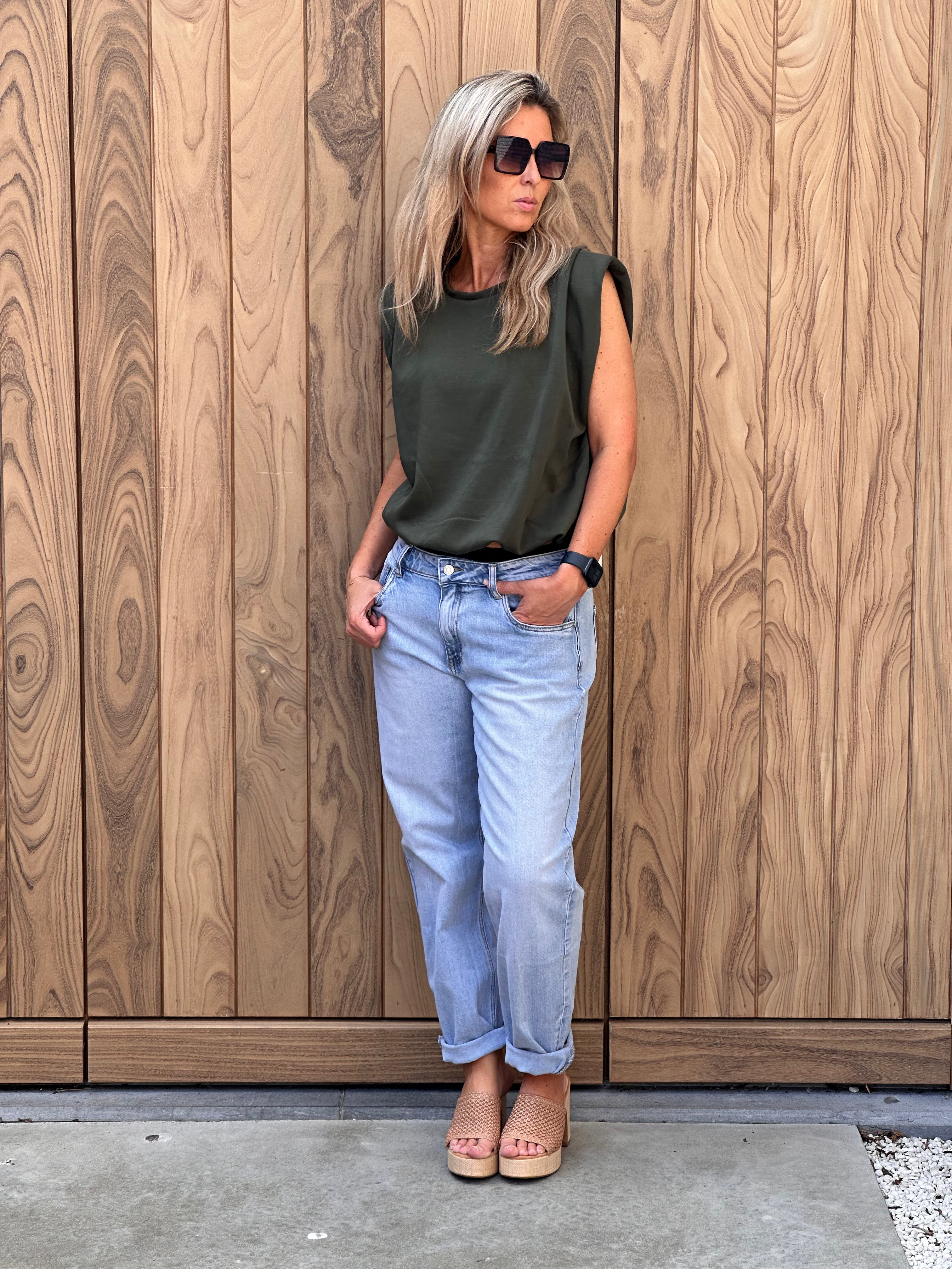 Top Ella Kaki