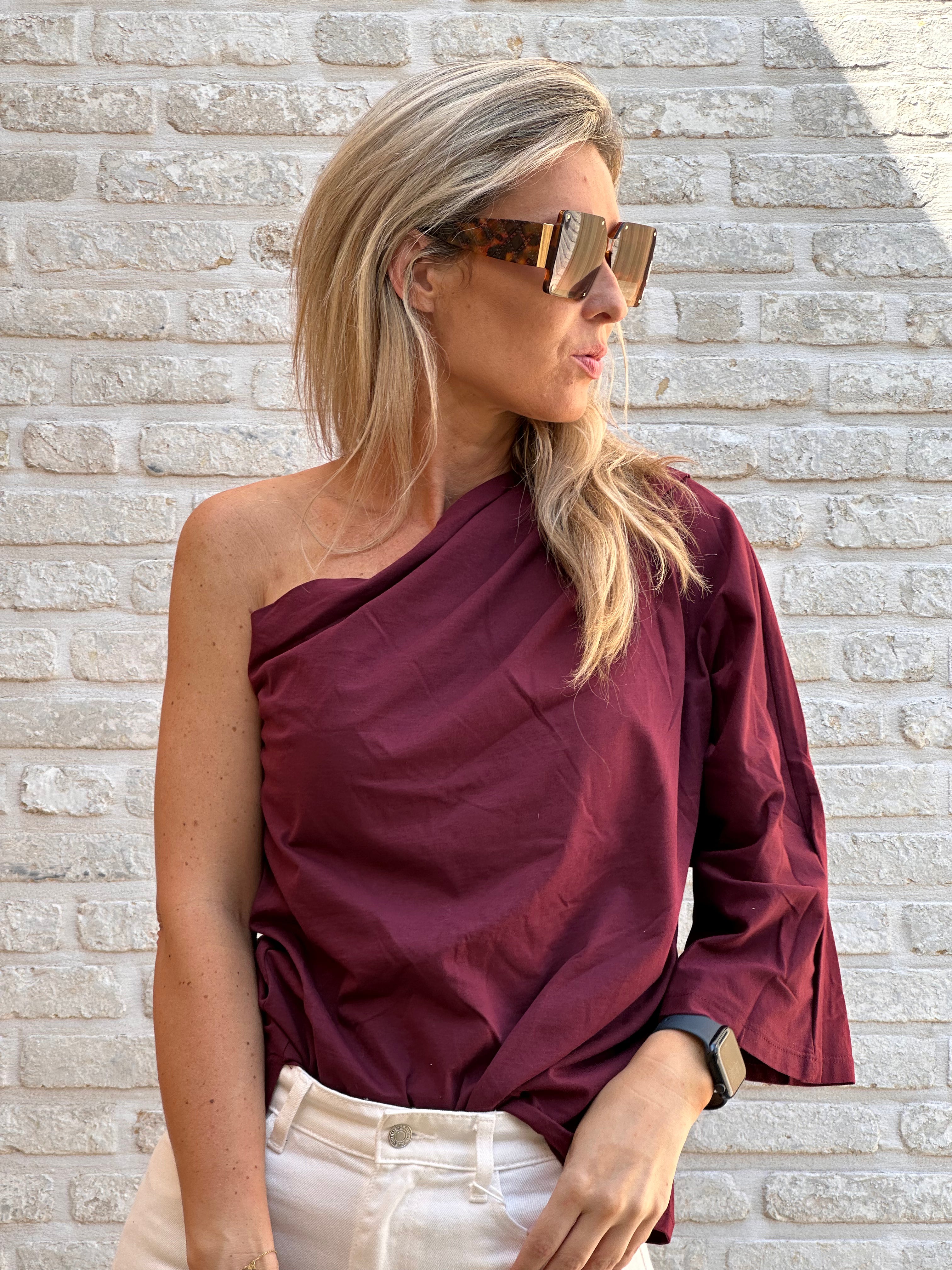 T-shirt Bibi Offshoulder Oversized Bordeaux - lang model