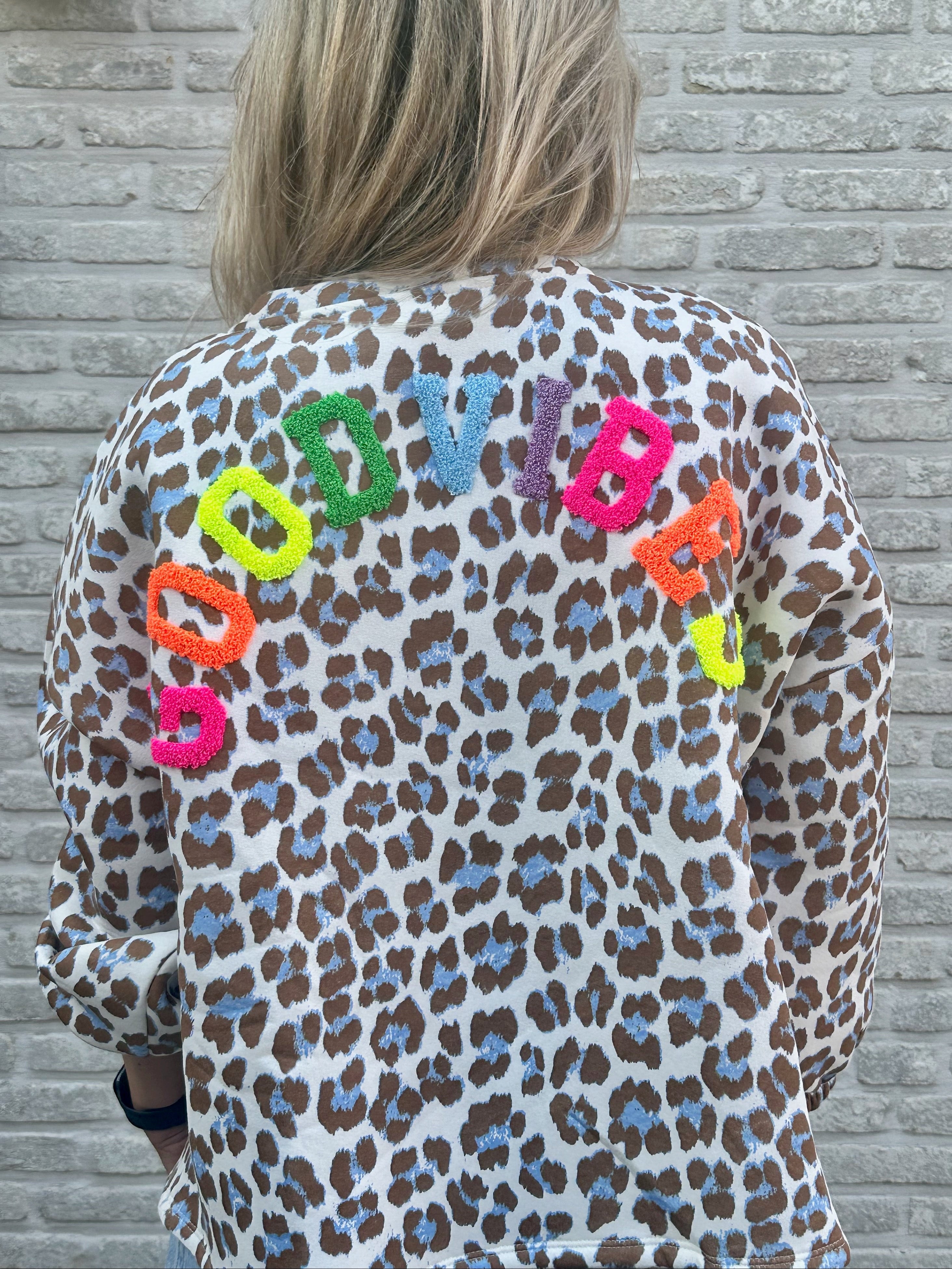 Sweater Good Vibes LEO - Oversized