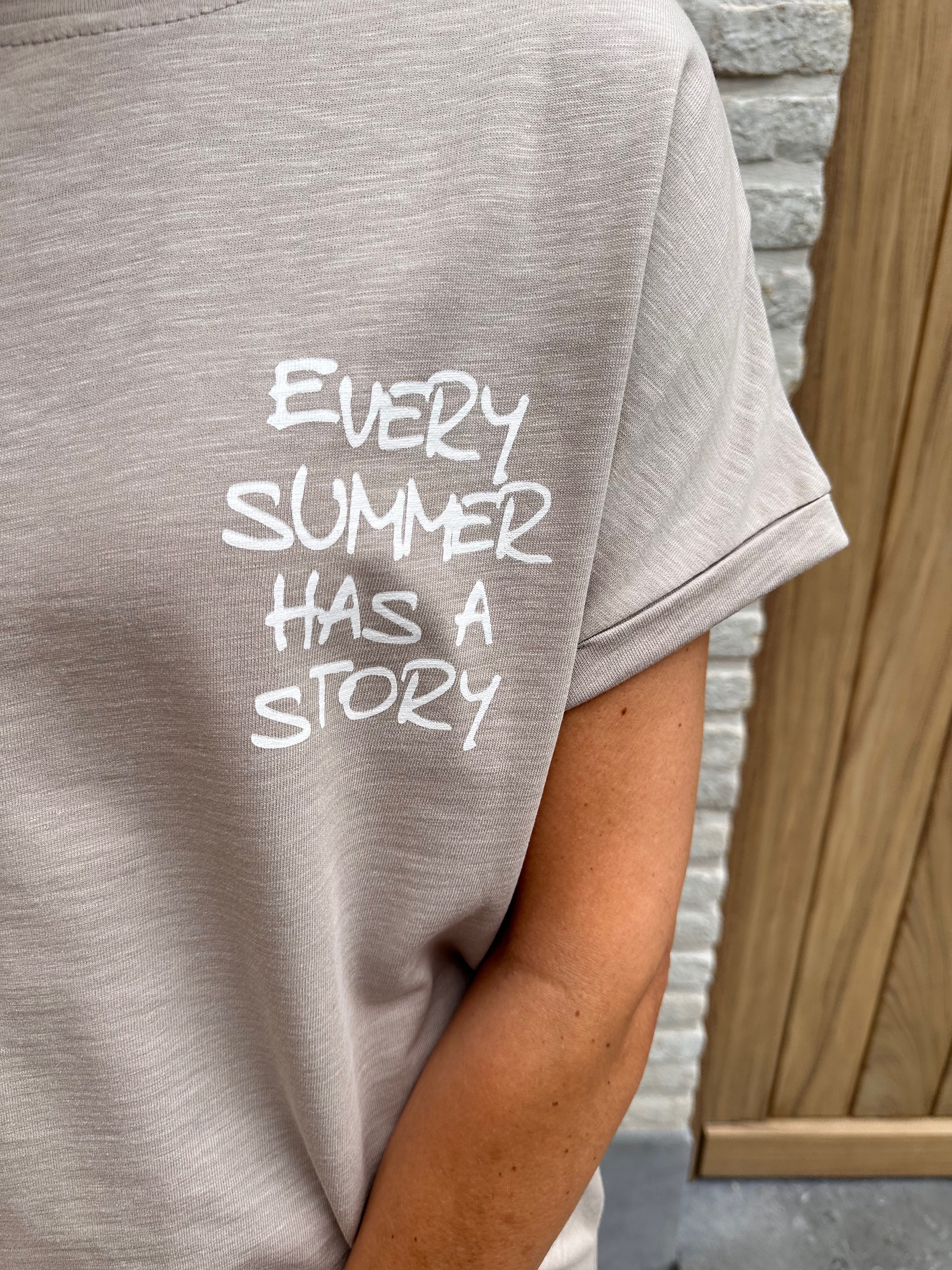 Jurk Every Summer has a Story Beige