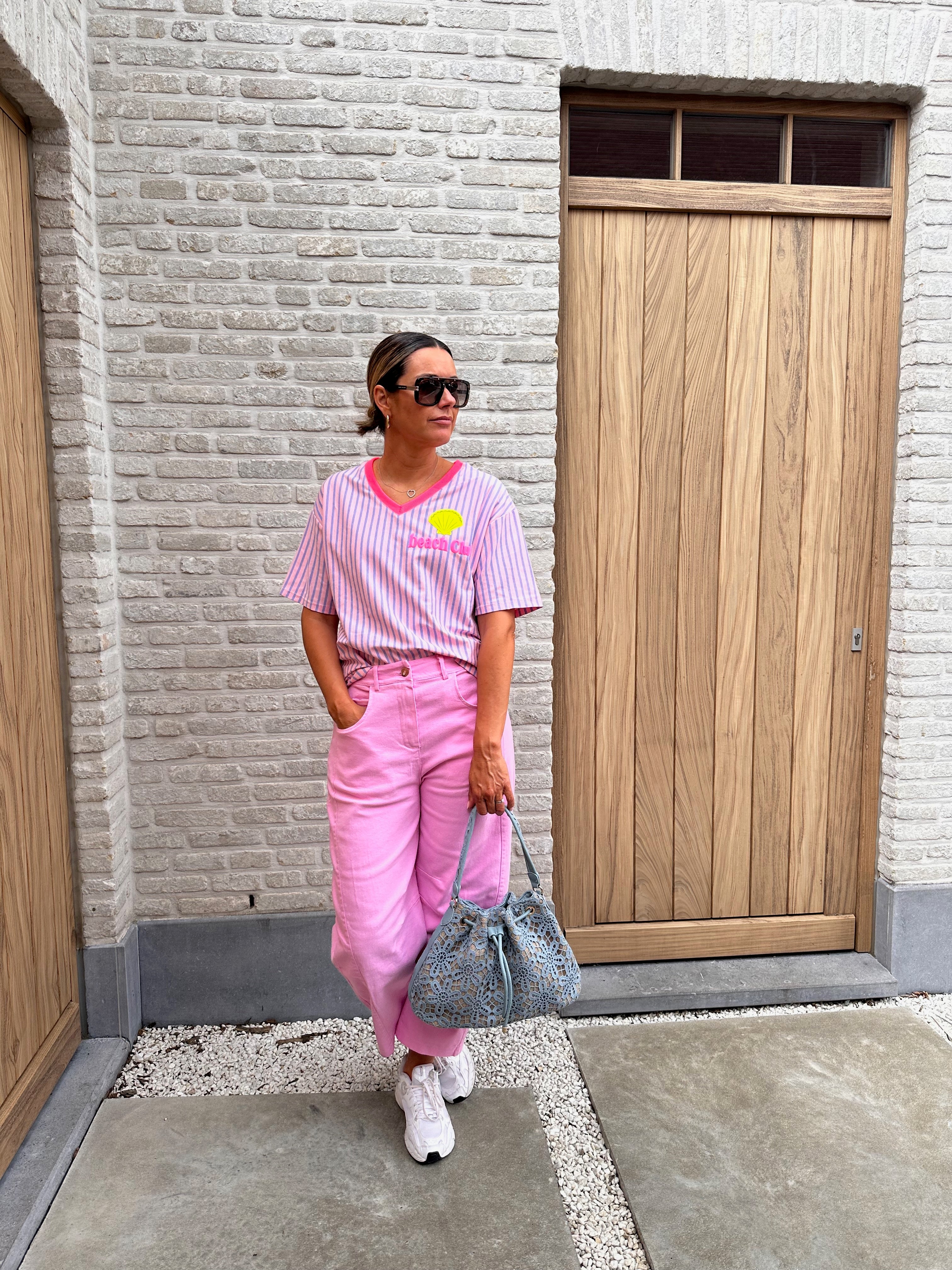 T Shirt Beachclub - Oversized V Hals