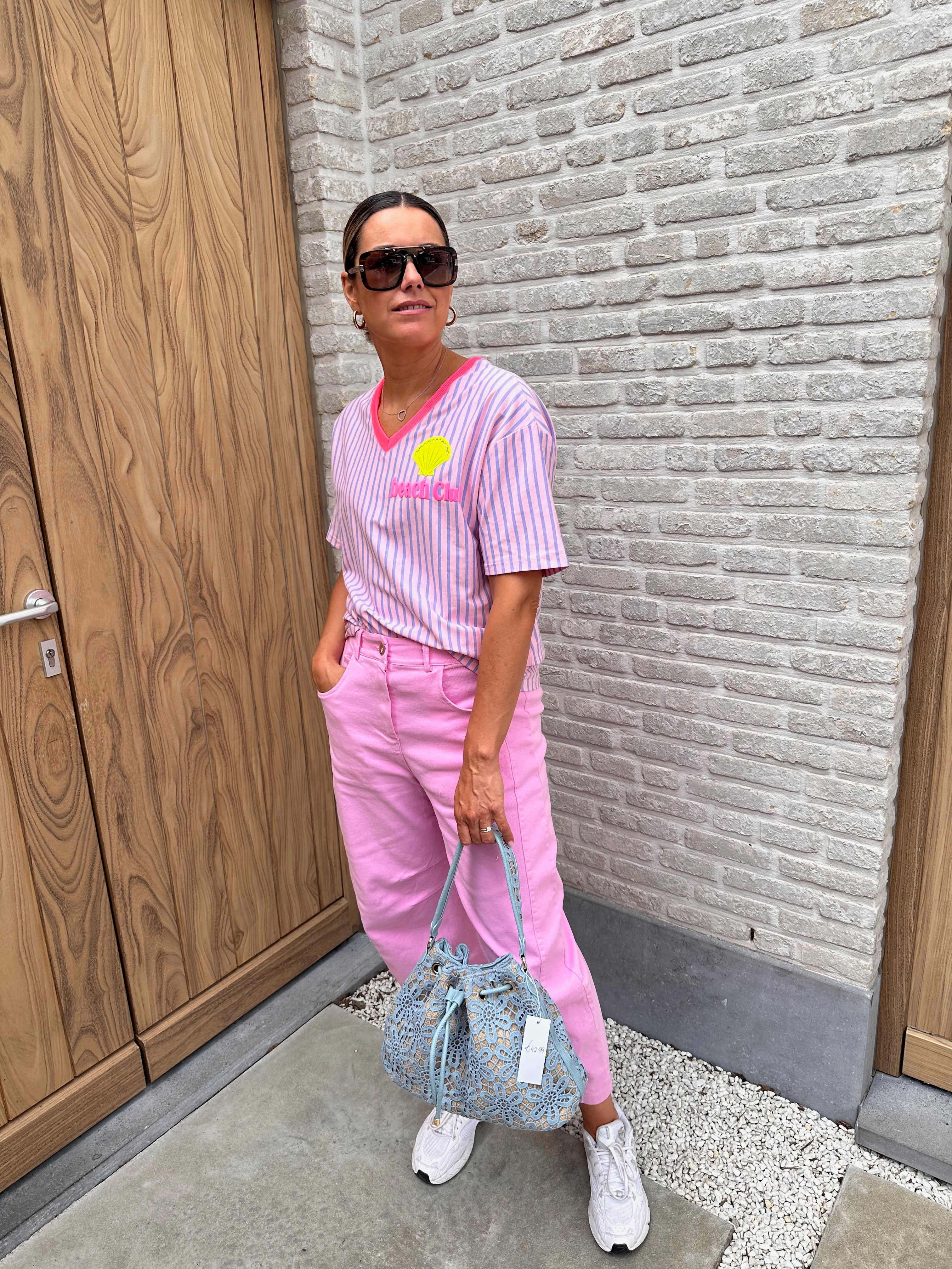 T Shirt Beachclub - Oversized V Hals