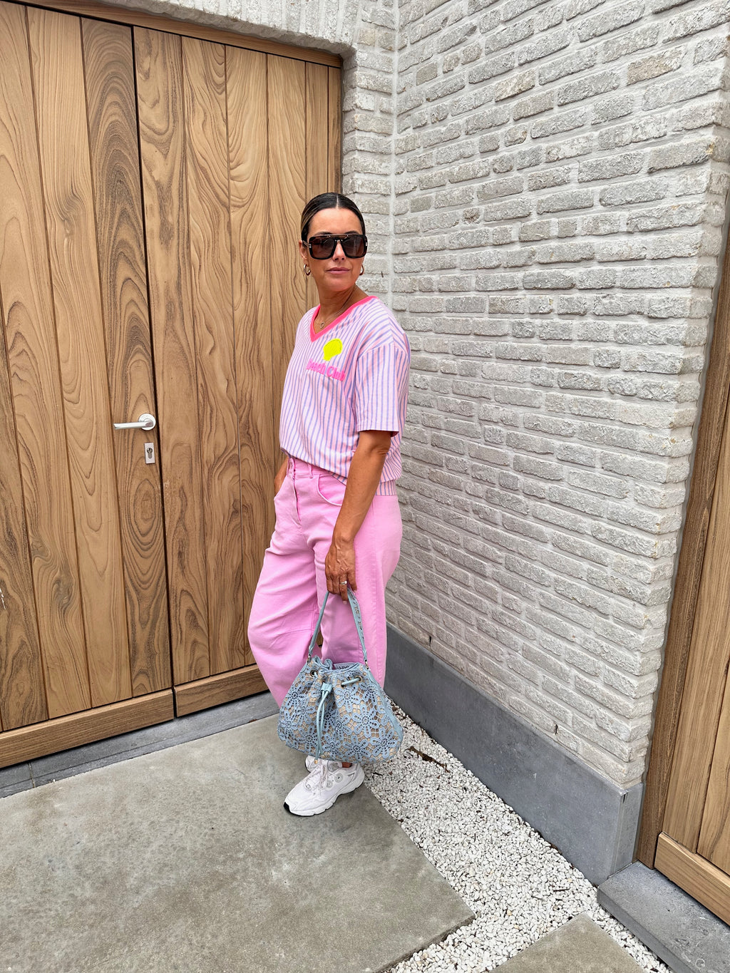 T Shirt Beachclub - Oversized V Hals